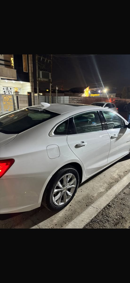 السلام عليكم
ماليبو 2024
وارد امريكي ابيض 
رقم سليمانيه بسمي 
الحادث بابين جهت اليمنه وحده تبديل اصلي وحده صبغ 
بدون دواخل لا شاصي ولا لغود 
مواصفات LT 
بصمه تشغيل 
تشغيل عن بعد 
دخول ذكي 
بانوراما 
تدفئه كشنات 
كشن كهرباء 
سايد برك بصمه 
اتو هولد 
توقف ذكي (براك)
داداشو 
تحديد مسار 
رادارات 360 درجه 
حساسات 360 درجه 
كامره دواره 
شاشه كار بلي 
ماشيه 28 الف كيلو متر 
العنوان السيديه 
السعر 155 بيها مجال 
الرقم ***********
