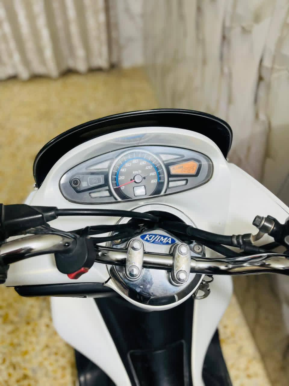 بي سي جيل اول ياباني شرط  حرف جي اف  ماشية 24 

مكينه 125cc مواصفات 150شوتة طويلة علية ادامه كاملة
دراجه حاويه شرط مكانه ناصريه الفضليه السعر 12ورقه وبيهه مجال للشراي
مكلف بالنشر
***********
