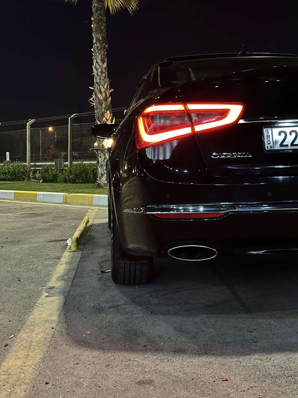 السلام عليكم للبيع كادنزه موديل 2016 خليجي رقم اربيل بسمي تحويل او وكاله
فول مواصفات VIP
بصمه تشغيل 
بصمه ابواب
تبريد قطعتين
بنراما
خزن ميموري
تدفئه تبريد كشنات 
مري شفط
مري قلاب 
سستم سماعات انفنتي
وبعد بيه مواصفات المعروفه ماشيه 216000 الف 
كير مكينه مامفتوحه كفاله بيه صبغ بنيد اثر جراد بدون حادث وبيه باب مبدل الخلفي العكس السايق والجاملغ الخلفي مسوي حار ومعجن عله كد الضربه ومصبوغ مابيه غير ذني المذكورات مكان السياره بغداد الغزاليه 
السعر 120 وبيه مجال للستفسار عله الرقم ***********
