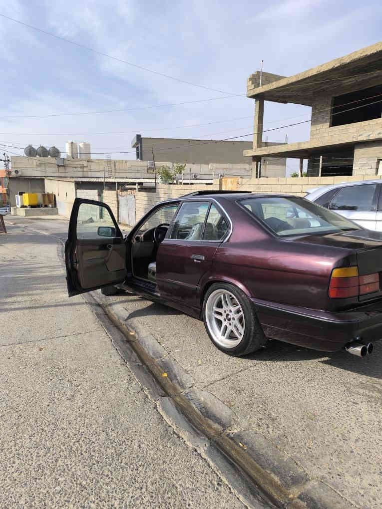 ماشاالله 
Bmw525i
موديل 1994📦💜
سلايت
جام كاره بايى
 ته بريد له سه ر سويج❄️
سوكان كاره بايى
ته حدي سورعه 
سه ماعه كانى هه موى ئيشه كه تازه گو را وه 👹
كاميره ى پيشو پشت 
حه ساسى دواوه بيلادى 
لايت زه ربى بى لادى 
ناسيو فول زينو
هه تا درعى پشت لايتيشى پيوه ماوه بيلادى
كوشن جلد
كوشن هيته ر
په رده بيلادى كاره بايى
سيدى بوكس
5كه له 
ده بل په ره شوت 
گيچ260
ده عامى پيشه وه كراوه بهv8
ده عامى دواوه بيلا دى 
هوكى بيلادى 
تريشه بيلاد 
سه ياره كه هى مه عره ز نيه هى ماله هه زه و سه نه وى نويه هه تا 2030
تا زه عام كراوه ته وه به سپو ليشو سمارته ى ماوه براى

 به ريز هه مو شتيكم نوسيوه 
سعريشى73$كه مه ك مه جال
*********** واتس ئاپيشى له سه ره سوران
