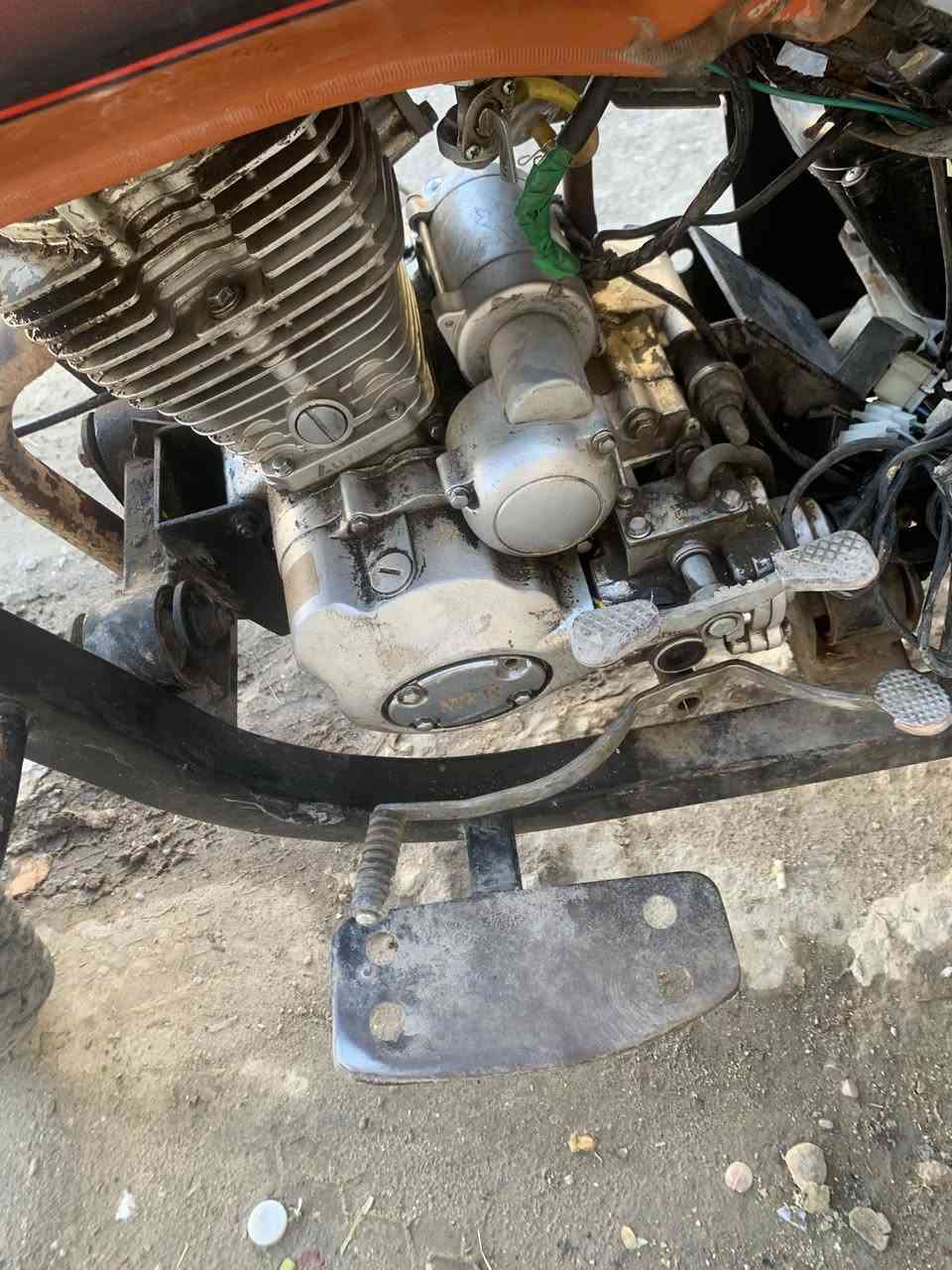 سلام عليكم من رخصة مدير الكروب شباب ستوتة جمرة ومكينة مال امتيار اوراق كاملة كمرك مدفوع ستوتة مال جناي بيهة اوراق مال امن الوطني بس من امشي مسافة وتحمى المكينة  تطفى حتمال تفيلس مضبوب مالتهة سعرهة ١٧٠٠ وبيهة مجال لطيبين ما تصرف عليهة ولا ربع ستوتة متعوب عليهة اتصل وتأمر.  ومعلومة ضفيرة جديدة وبلاجكترات جديدة وبك لايت جديد كلة شغال ودشبول ولايت جدد الستوتة. مابيهة اي نقص تاير مال سايبة جدد ورك ما مدكوك ولا طاخينة مكفولة من الاكسن وصبغ ولضربة


**إذا كنت صاحب هذا الإعلان وتريد حذفه لأي سبب، رجاءا أرسل رسالة إلى الدعم الفني**