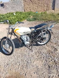 دراجه للبيع موديل 17تايرات جدد دبلات جدد مكينه بيها صرف سعرها 150وبيها...