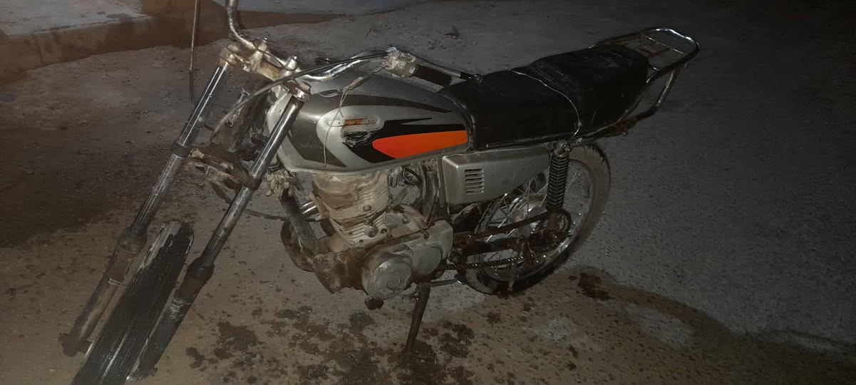 السلام عليكم دراجة اربعه كير اوراق فقط 3مديل 2012وياله جدد ب 85كشن جديد ب 35تانكي جديد هم الدراجه كلشي مابيهه فقط لاطشه الهندر لاطش تجي تاخذهه متشتغل اكاتبلك يم ابن مريود قيم بل يرضي الله رقمي ***********
