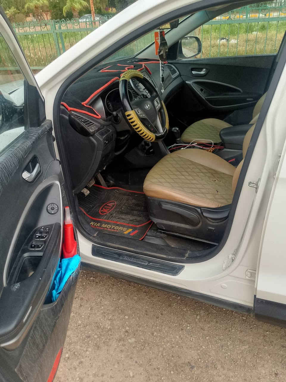 السلام عليكم سياره للبيع سنتافي موديل 2015 وارد خليجي مقفوله صبغ ملاحظات بالبونيد فقط رقم الهاتف ***********
