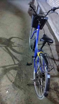 عندي بايسكل للبيع موديل 16 حجم 27مكان بغداد الكمالية سعر 85 رقم 077459...