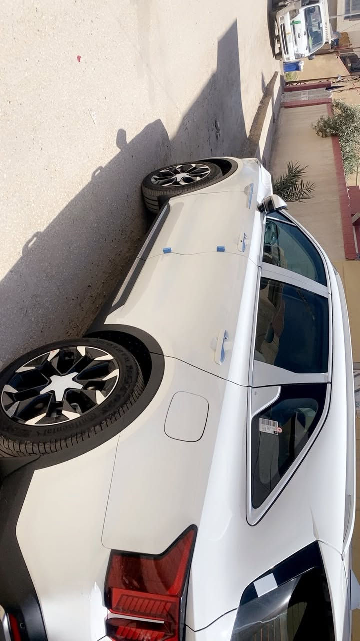 Kia sorento 2025 v6
السلام عليكم 
للبيع سورنتو موديل 2025 محرك v6 
السيارة رقم بابل بأسمي مكانهة بابل
مواصفات السيارة
محرك ٦ سلندر 
بانوراما
٧ راكب  
كشنات كهرباء 
تشغيل عند بعد 
كامرتين 
تبريد ٣ قطع 
ويل 20 
بردات خلفية 
داتشو 
فول حساسات امامي خلفي 
مري شفط 
 السيارة عليهة نانو سيراميك بالكامل مقاوم للخدوش 
السيارة معروضة للبيع مكانهة بالحلة 

واتساب ***********  متوفر وكذلك الماسنجر  اي استفسار اني خادم
