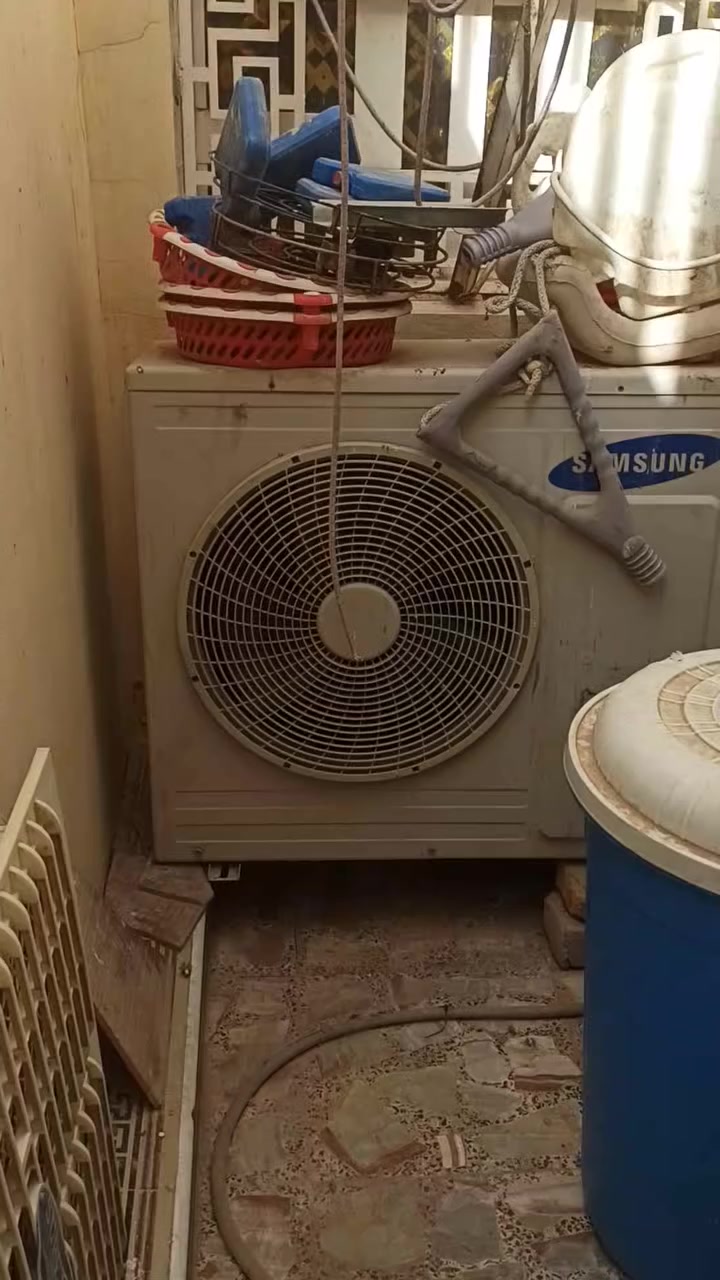 سبلت كنتوري نوع سامسونك طنين ونص
على الفحص مكانه النجف سعره 400 
للستفسار ***********
