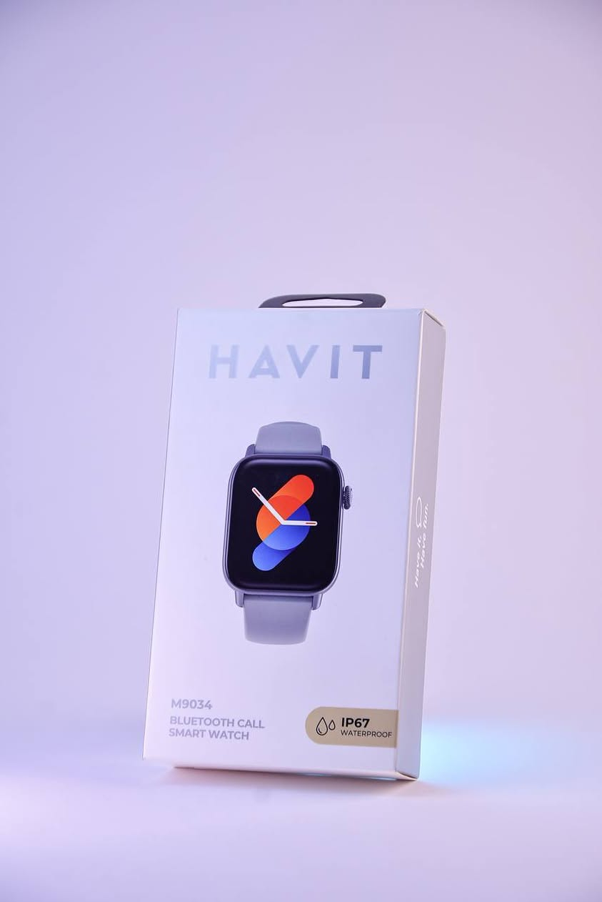 ساعة Havit M9034
الشاشة: شاشة لمس كاملة من نوع TFT بحجم 1.83 بوصة وبدقة 240×280 بكسل.  
الاتصال: تدعم إجراء واستقبال المكالمات عبر البلوتوث (Bluetooth Call).  
مقاومة الماء: حاصلة على تصنيف IP67 لمقاومة الماء والغبار.  
البطارية: سعة البطارية 300 مللي أمبير، وتوفر وضع استعداد يصل إلى 30 يومًا.  
المواد: مصنوعة من مواد ABS و PC مع حزام سيليكون مريح
السعر 35
التوصيل 5

شعارنا الدائم (منتجنا حلو والاحلى من يكون بين إيديك🤍)


**إذا كنت صاحب هذا الإعلان وتريد حذفه لأي سبب، رجاءا أرسل رسالة إلى الدعم الفني**