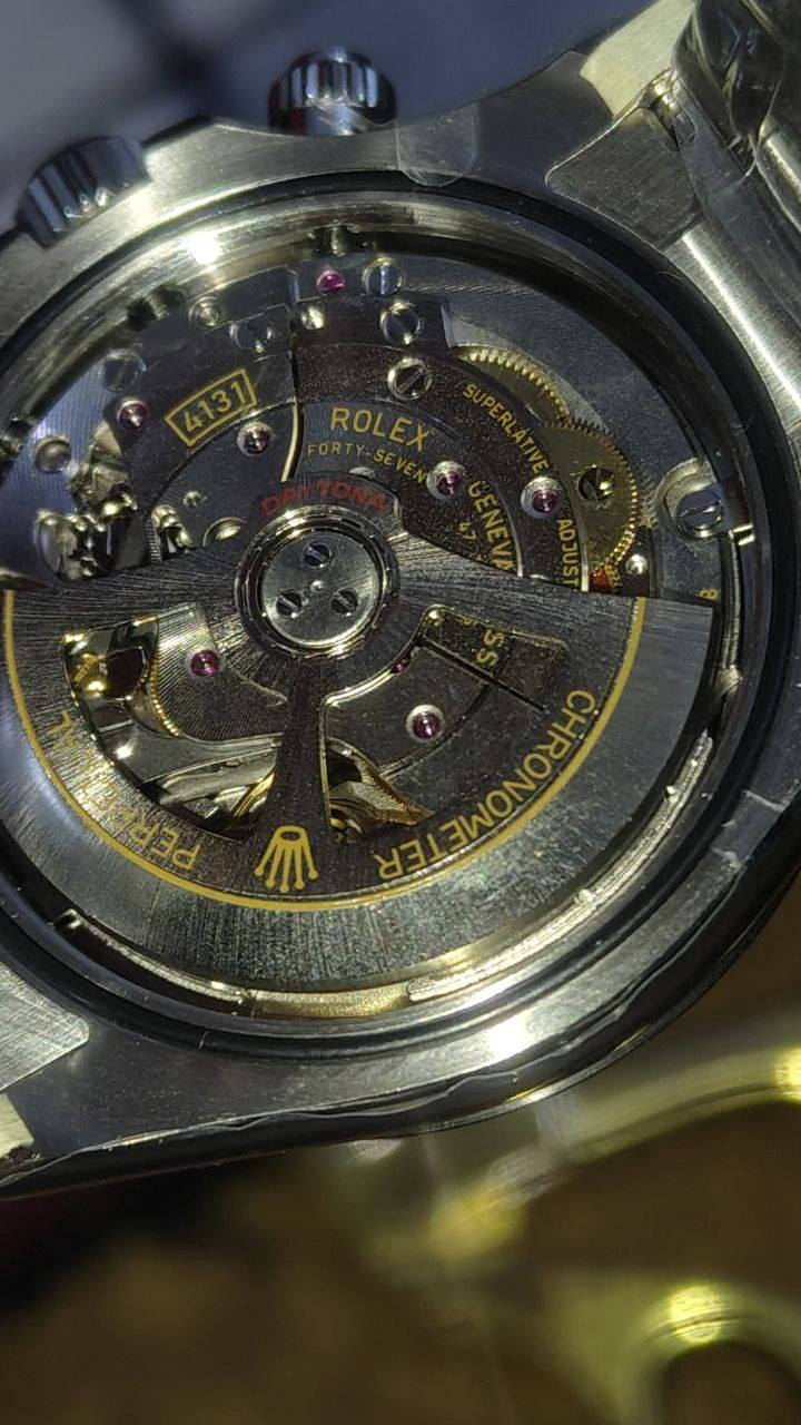 ساعه رولكس البيع سعر مزاد يبدي المزاد من 100$ سوم بل دولار والي يسوم يعتمد واتساب أو خاص ورقم *********** وكارت ساعه شغال بل NFC
