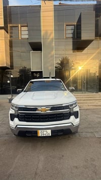 سلفرادو موديل 2024 رقم اربيل وارد أمريكي. حادث باب خلفي ومبدل نفس لون ...