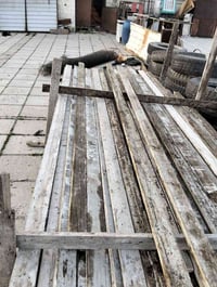 قالب خشب يدك ١٧٠ َََ متر  َمع جكات للاستفسار 07712908641