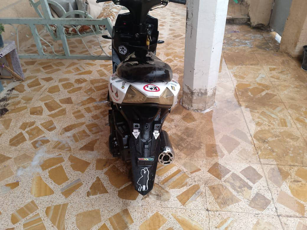 السلام عليكم من رخصة الادمن 
دراجه ماكس للبيع نضيفه جدا لونها اسود و ابيض كشن جلد السعر 400 الف للاستفسار الاتصال على الرقم التالي 
*********** واتساب فقط
