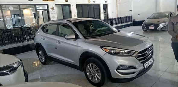 توكسن 2016 ضرر قبغ صندوك وجاملغ خلفي وصابغين الباب توحيد لون سيارة جاهزة رقم نينوى الجديد السعر 135 للاتصال *********** / ***********
