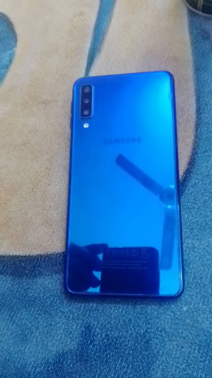 السلام عليكم للبيع موبايل كلكسي A7
مبدل شاشه الذاكرة 128السعر35العنوان بغداد مدينه الصدر ***********
