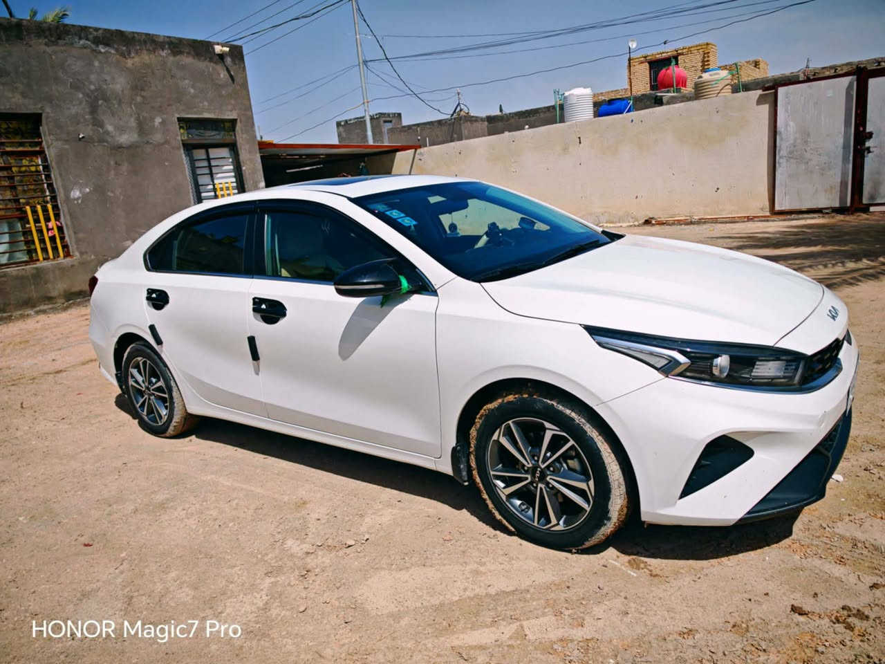 السلام عليكم سيراتو ٢٢ رقم بغداد
تحويل 
محرك ١٦٠٠ جديده وجاهزه من كلشي السونار مرفق 
اعتذر عن المراوس والبيع نقد السعر ١٧٤
 العنوان الخضر ***********
