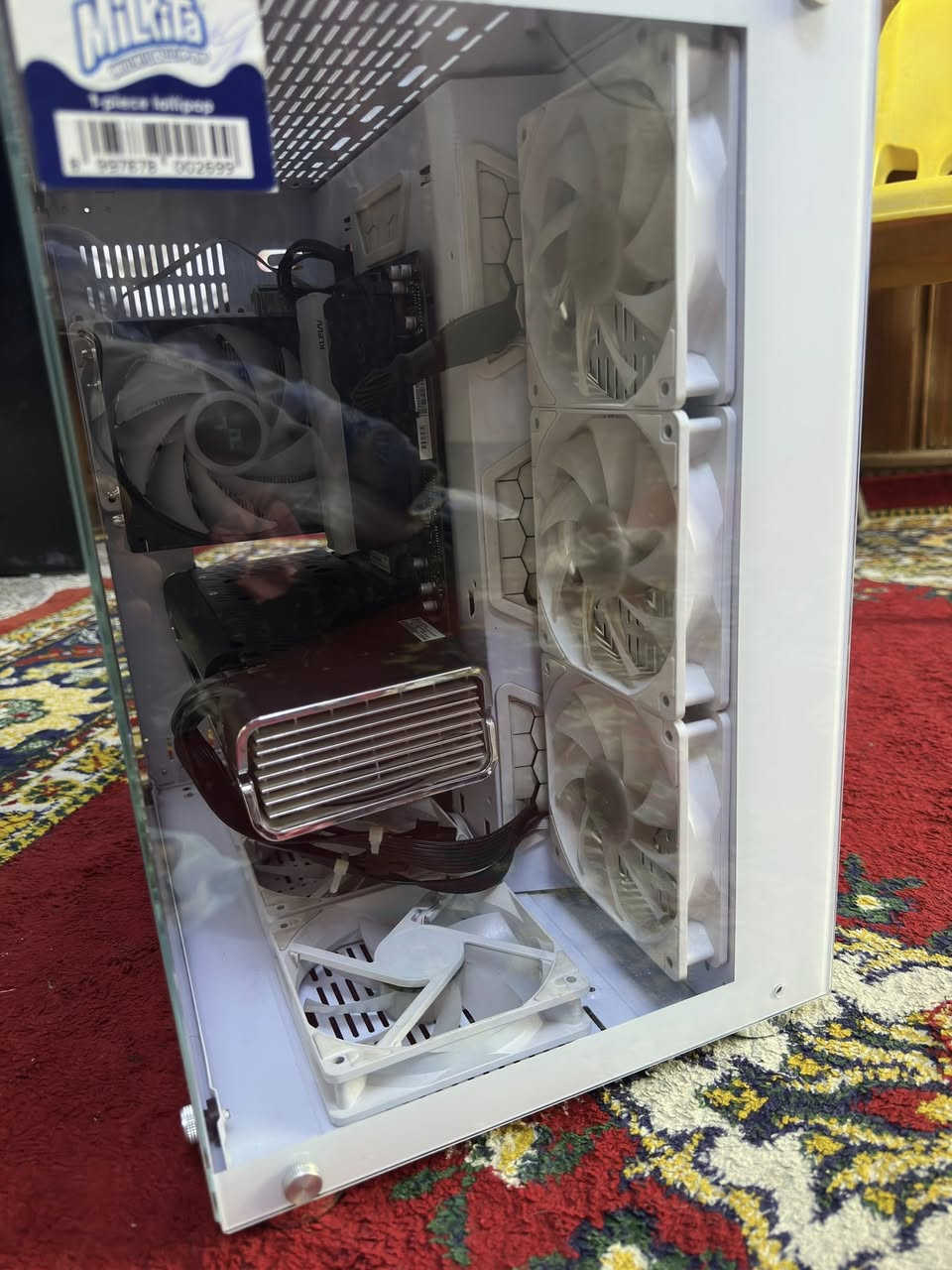 💻 المواصفات:
معالج Ryzen 5 5600X
كرت شاشة XFX RX 5700 XT – 3 Fans
مذربورد B450
رام 32GB (2×16GB)
تخزين M.2 NVMe 1TB
مبرد هواء Deepcool
باور سبلاي  700w
كيس عادي
⚡ الجهاز شغال تمام 100%
🎮 يشغّل الألعاب الثقيلة على إعدادات عالية
💼 مناسب للمونتاج، التصميم، والبرمجة للاستفسار *********** سعر 850 وبيها مجال
