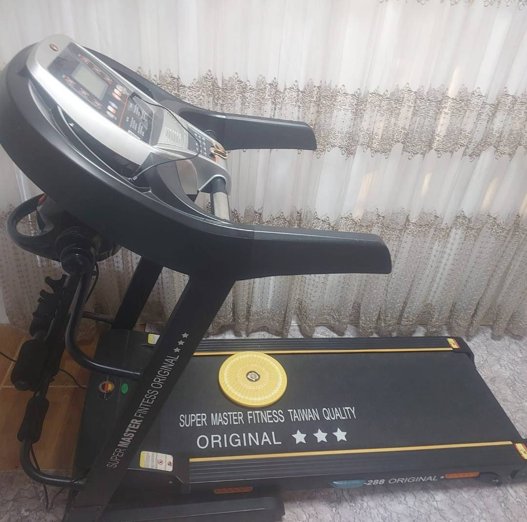 جهاز سير كهربائي (Treadmill) من طراز
Super Master Fitness N-288
Super Master Fitness الماركة والطراز
Taiwan Quality N-288.
النوع: جهاز سير كهربائي منزلي.
 مصمم للجري والمشي لتعزيز اللياقة البدنية في المنزل يتميز بوجود شاشة عرض للسرعة والمسافة والسعرات الحرارية، بالإضافة إلى إمكانية طيه لتوفير المساحة. السعر٤٠٠$


**إذا كنت صاحب هذا الإعلان وتريد حذفه لأي سبب، رجاءا أرسل رسالة إلى الدعم الفني**