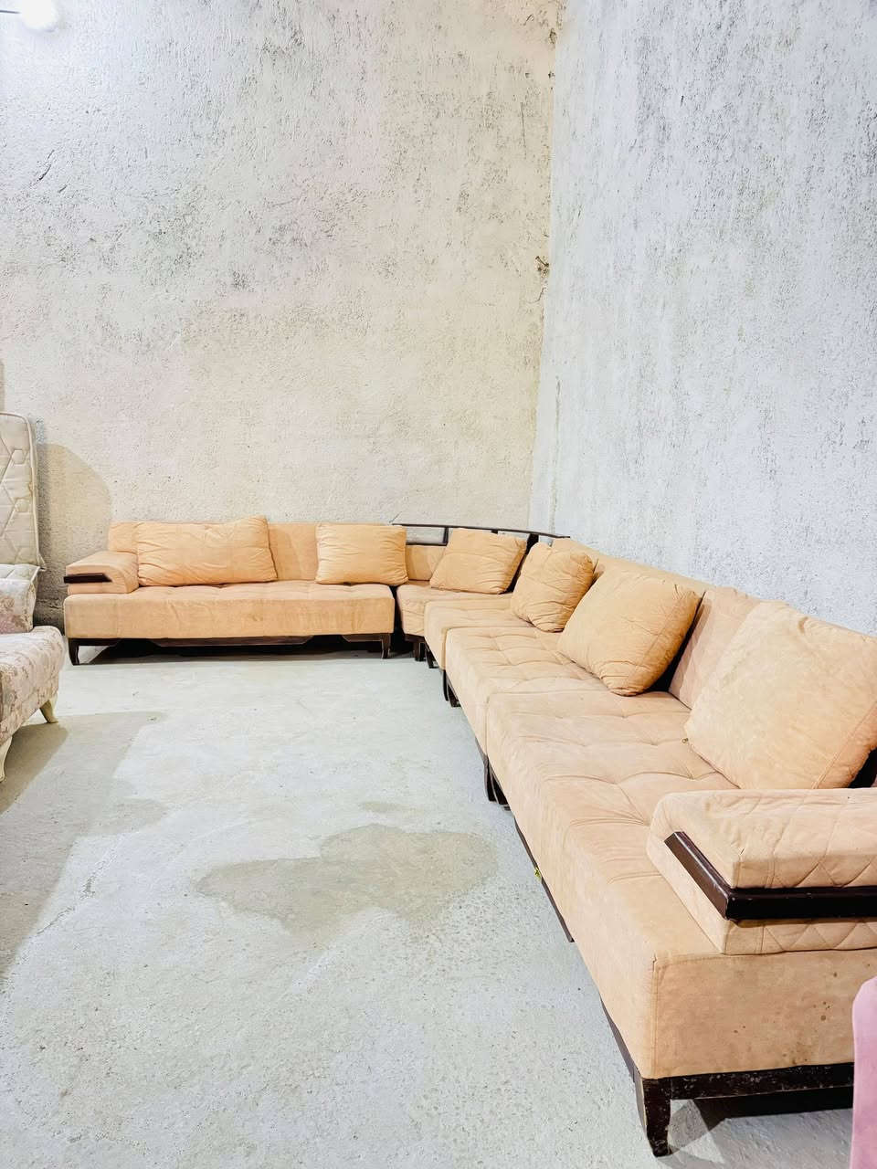 ديوان مستعمل نضيف 10 مقاعد
مجمع الشمري للمواد المنزليه المستعمله 
‏‪0783 028 0231‬‏
