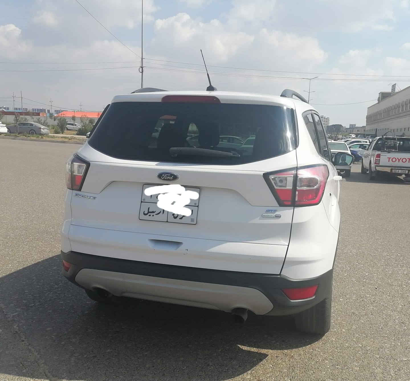 فۆرد سکیپ مۆدێل ٢٠١٨ 
١٩٠٠٠٠ من ڕۆیشتوە 
سێ پارچەی پێشی لە ئەمریکا دۆزراوە و  بە بیلاد گۆڕاوە
پەرەشوت نەتەقیوە ژمارەی شایی لە وێنەکاندا دانراوە 
هەردوکوشنی پێشەوەی هیتەرە 
مەکینەی ١٥ ی تۆربۆیە 
گێرومەکینەی بێ کێشەیە یەک دینار مەسرەفی تیایە 
سەیارەکە لە هەولێرە 
مۆبایلی خاوەنی *********** أربيل, العراق
