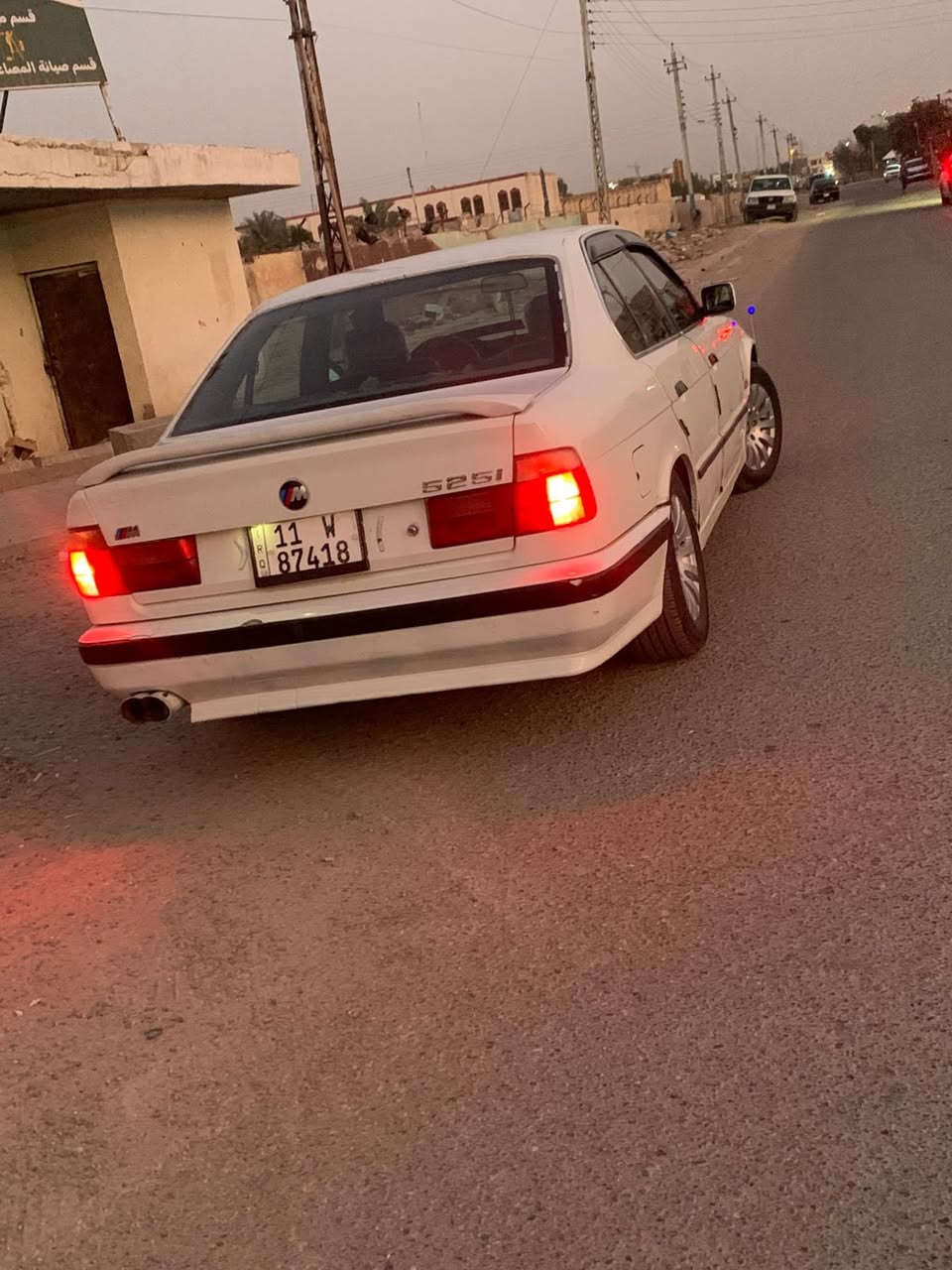 سلام عليكم BMW بلدية كير ومكنه مكفولات تحويل مباشر هزة جديدة رقم دولي نقص تبريد بس المكان شعب السعر ٤٩ وهاذة رقمي ***********مابي وتساب بس فيس كهربائيات كلهة شغالة
