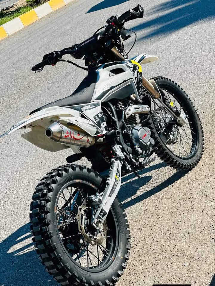 سلام عليكم دراجه قفاز سي ار اكس 2024  كفاله من كلشي وما بيها نقص برغي ماشيه 500 حته الف بعدها ماواصله علا وضع الشركه السعر مليون و450 المكان مدينة الصدر ام الكبر والغزلان استفسار ***********
