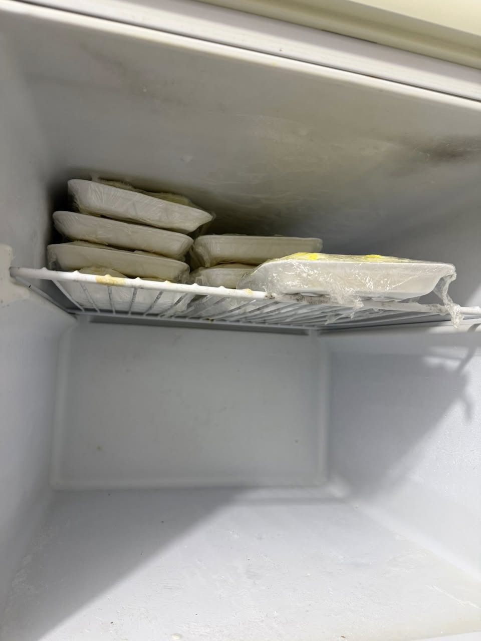 ثلاجه نظيفه كلش للبيع
طولها مترين اله ربع

ما بيها اي ضرر 

الشراي يتفضل خاص


**إذا كنت صاحب هذا الإعلان وتريد حذفه لأي سبب، رجاءا أرسل رسالة إلى الدعم الفني**