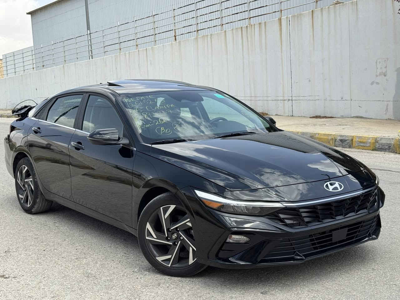 HYUNDAI ELANTRA  2025
 
📍 السياره موجوده في  الأردن الزرقاء المنطقة الحره  

هيونداي النترا  لمتد 2025
المسافة المقطوعه 15619mi 
اللون . اسواد       
محرك. 2000ccc بانزين 
الموديل 2025

                  ======= الاضافات👇👇 ======

فتحه  
شاشة كبيره نفكيشن 
بصمة تشغيل 
بصمة أبواب 
رادار امامي
 مانع تصادم
تحديد مسرب .
نقطة عمياء .
كاميرا خلفيه
كراسي جلد   .
طارة مدفية .
كراسي مدفية 
مثبت سرعة
تحكم ستيرنج
نظام قيادة ذاتية 
تشغيل عن بعد سياره 
شاحن وايرلس
حساسات خلفيه  
اضويه اماميه زنون LED
كشافات ضبابي LED 
اضويه خلفيه LED
نظام GPS+ خرائط 
3 انظمة قياده Sport /ECO / Normal
كندشن مركزي امامي + خلفي  
بلوتوث 
مدخل AUX + USB

🚗🚗حادث السيارة كما موضح في الصور 🚗🚗. 

📍الآردن الزرقاء المنطقه الحرة شارع 20 شمال 

للتواصل  / عمر الدليمي 00962786166701 علي الكرغولي 00962788505634


**إذا كنت صاحب هذا الإعلان وتريد حذفه لأي سبب، رجاءا أرسل رسالة إلى الدعم الفني**