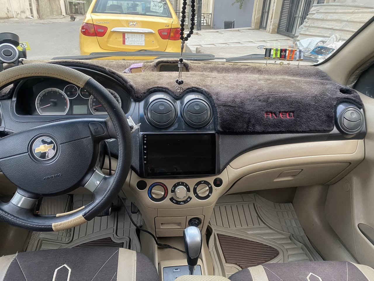 سيارة افيو موديل 2011 مؤسسةللبيع فول توماتيك *********** )(***********
