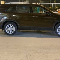 سورنتو موديل 2015خليجي  فول عد فتح  مكفول من كلشي ماعد شوي صبغ بإجاملغ...