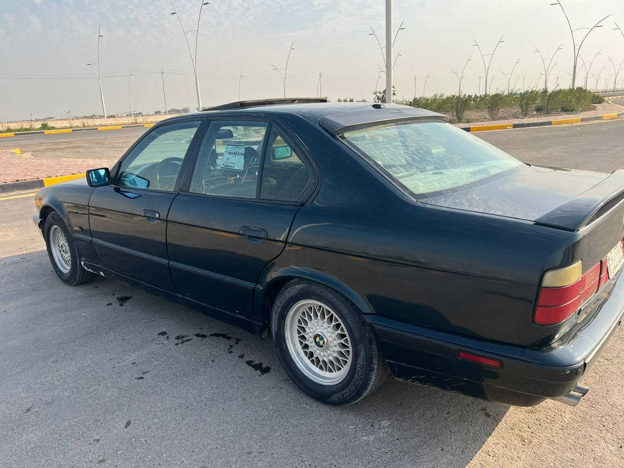 السلام عليكم BMW موديل 93 شرط التحويل مكينة وكير شرط تخم تاير جامها يصعد من السويج اللون زيتوني فول اوتوماتيك محرك مسكر فانوس تدفئة تبريد كشنات جلد شمسيات ضوئية كهرباء فتحة سقف تشغيل عن بعد السيارة فول كلشي ماناقصها السنوية لل27 السعر 67وبيها مجال عنوان السيارة سامراء/***********
