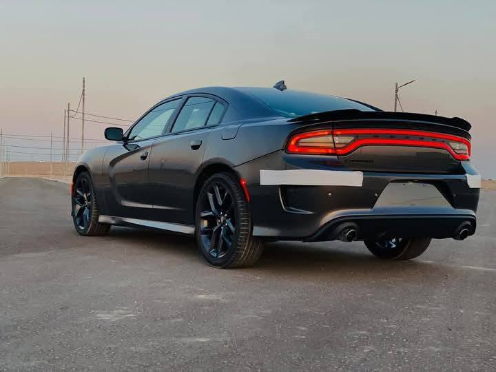 دوج جارجر موديل 23 أصل أخر اصدار 
مرقمه بغداد باسمي 
مواصفات GT
محرك حجم 3600
شاشه كبيره كار بلي 
كامره خلفيه دواره 
بصمه بيبان وتشغيل 
تشغيل عن بعد 
فول تحكم ستيرن 
رادار امامي جانبي 
حساس دعاميه خلفي 
تدفئه بالكشنات 
كشن كهرباء 
دبل كزوز 
ويل كب حجم 20 كروم 
هيتر بالمرايه 
المرايه قابله للطي 
اريل نفكيشن 
لايت ثلاث عدسات 
سياره جديده حادثها موضح بالصور تبديل باب نفس اللون وصبغ اسفل قبق البانزين بدون دواخل يرباك برده راجع سستم 
مكانها الديوانيه سعرها 270 وبيها مجال للاستفسار الاتصال على الأرقام *********** واتس اب 
***********
