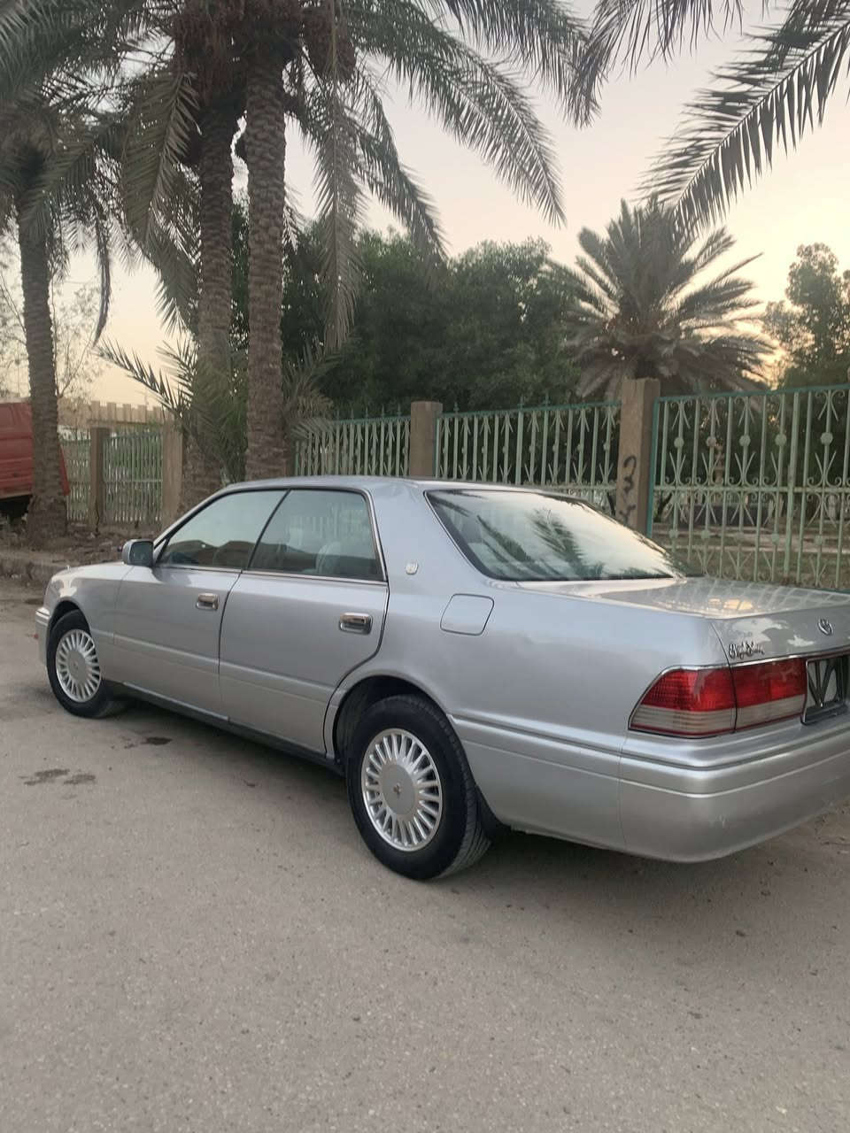 السلام وعليكم 
للبيع  كراون راس الثور 

موديل 1997

رقم أنبار إنكليزي بأسمي 

مكينه vvt فيشه وبطل 3000 جديده قبل فتره بدلتها 

سياره مكفوله وما بيها نقص برغي مال جناي 

مكاني بابل المسيب 
السعر 92 $ وبيها مجال حك الجيه
 
واعتذر غير متواجد على النت 
للاستفسار ***********
