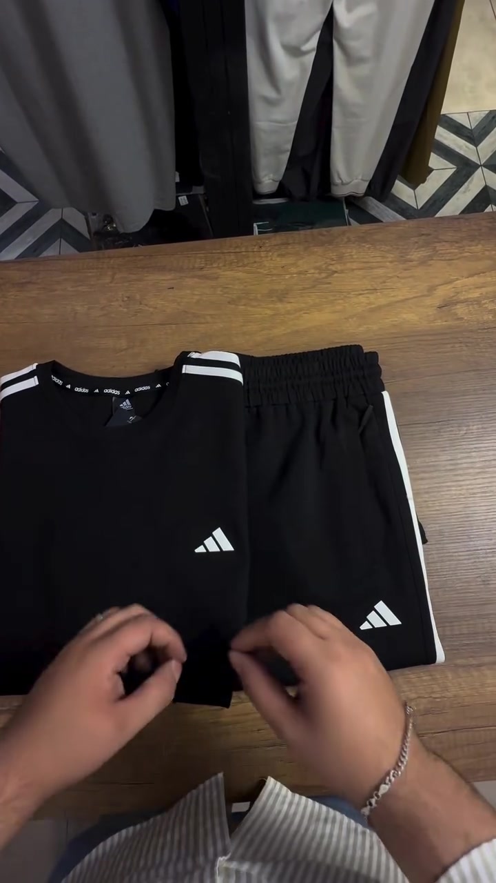 تراك اديداس اصلي 
خامة قطنية 
قياسات 
M L XL XXL
للحجز مراسلة خاص


**إذا كنت صاحب هذا الإعلان وتريد حذفه لأي سبب، رجاءا أرسل رسالة إلى الدعم الفني**