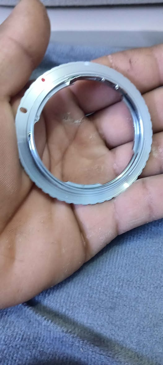 هذا المنتج هو محول عدسات من نوع Urth K-EF، يُستخدم لتركيب عدسات Pentax K على كاميرات Canon EOS EF. 
المادة: مصنوع من معدن عالي الجودة لضمان المتانة والدقة.
الوظيفة: يسمح بالتركيز على مسافة لانهائية.
التحكم: يعمل يدوياً، مما يعني وجوب ضبط التركيز وفتحة العدسة يدوياً على العدسة نفسها.
التوافق: مصمم ليتناسب بشكل آمن ودقيق بين العدسة وجسم الكاميرا. بغداد, العراق


**إذا كنت صاحب هذا الإعلان وتريد حذفه لأي سبب، رجاءا أرسل رسالة إلى الدعم الفني**