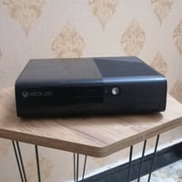 اكس بوكس ٣٦٠ E • اكثر من ١٠٠ لعبة • ٢ يدات اضافية