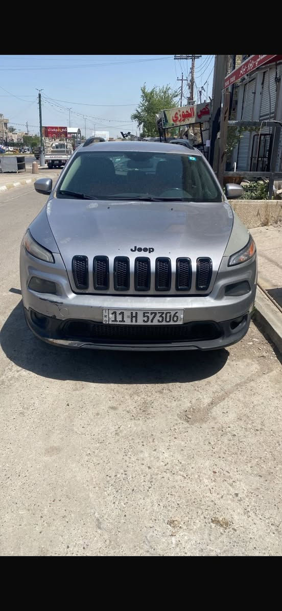 جيب بزون موديل 2018 السعر 90 ورقه قفل سياره يحتاجلها صبغ فقط سياره جاهزه من كل نواحي مكاني بغداد ***********
