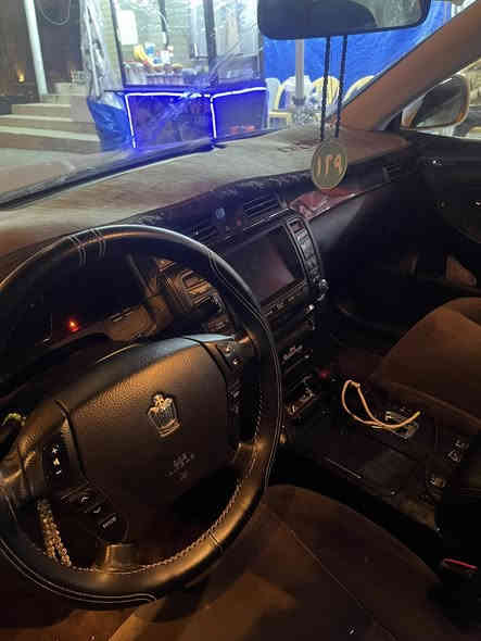 سڵاوی خوا لە هەموو لایەک.                                      شاهینە ٢٠٠٥(١٨٠) بچوک بە بچوک  بەس مووس
دەنک مەسرەفی نییە
بێ دووکەڵ بەشەرتی گێڕو مەکینە
٤دوگمە
لایتی ناوچەی کوێر
شاشە و کامێرە
 بەسمە ڕەش
ناو ڕەشی فۆرمیکا ڕەش
بەنزین زۆر کەم دەخوا
سەیارەی مەعرەز نییە 
دەعامی پێشەوە یەک تۆز بۆیاخی هەیە
بۆ سعر نامە بنێرن ***********
