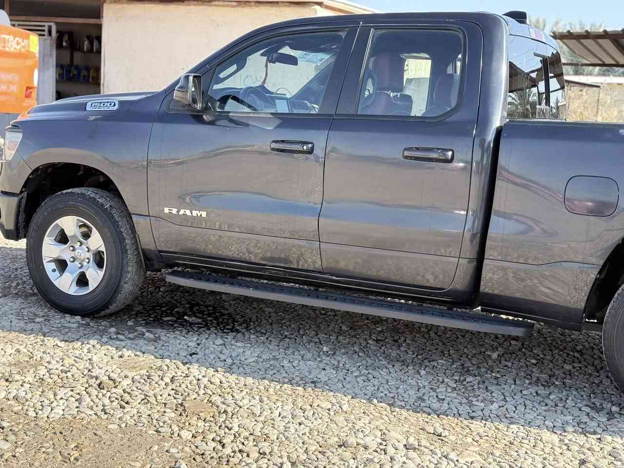 السلام عليكم ورحمة الله 
رام 2022
الفئه لونك استار 
مكينه8v
وارد امريكي حادثه باب السايق
مراوس او بيع 
بعدهي ما مرقمه
***********
