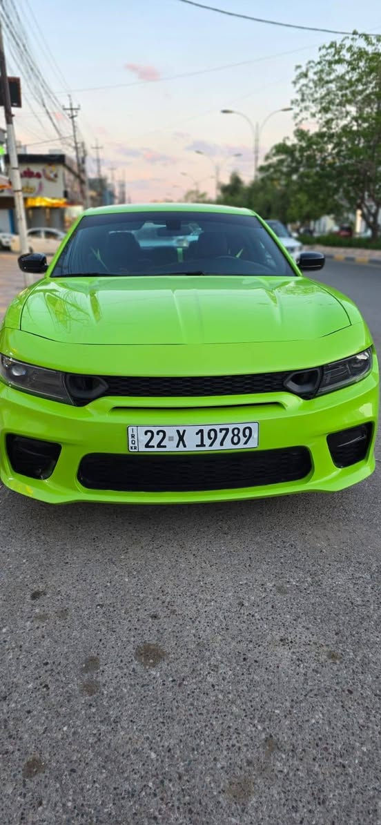سلام عليكم
دوج جارجر الاصدار الاخير لون مميز 2023 اصل  وارد امريكي 
السعر 245
موصفات sxt 
شاشة كبيرة انفكيشين 
كامرة خلفيه 
تحكمات سيترن كامله 
مانع انزلاق 
تويل 
ويلات GT قياس 20
محرك 6
ماشيه 42 الف m
وباقي موصفات الجارجر المفروفه 
رقم اربيل 
رقم الشاصي بالمنشور
السعر 245
مكان السياره موصل واربيل
للتفاصيل اكثر
***********
***********
