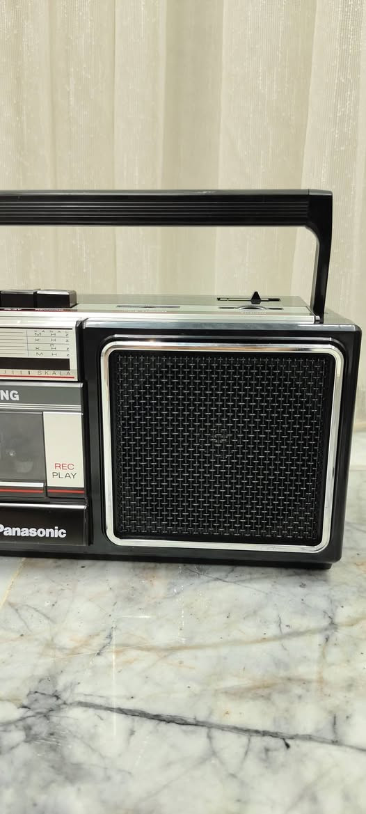 للبيع مسجل ياباني اصلي صوته روععه نضافه 💯 *********** سعر 130  الف.
