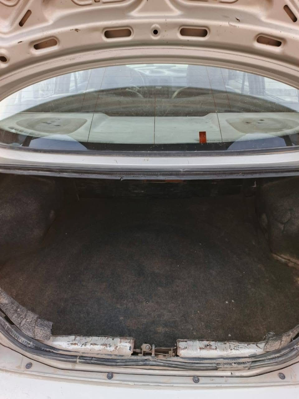 السلام عليكم 
سيارة كيا ريو للبيع موديل ٢٠٠٠ كير عادي تبريد شغال 
رقم بغداد لوحة الماني الجديد 
سنوية بإسمي لل ٢٠٢٨ السعر ٣٧ ورقة 
 مكان السيارة الرمادي 
للإستفسار  ***********
