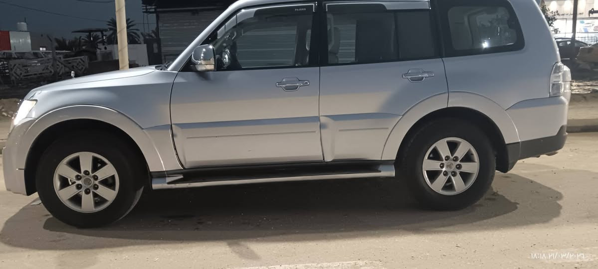 سلام عليكم بايجيرو للبيع موديل 2008 حبتور دمام فول مواصفات رقم بغداد بسمي شرط التحويل ثاني يوم السيارة جديدة بجم محدث أو مكفولة عدة طخة بصيطة علكد اصبين السعر130 أو بيهة مجال المكان صيطرة الج قرب بسماية الهاتف ***********
