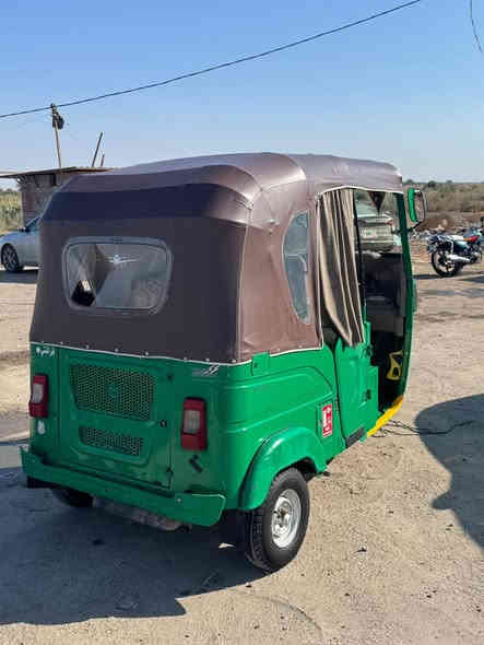 تكتك 22 للبيع رقم سنويه محرك مكفول كشر مكفول بس بيه خياسات قليله مكاني بابل الهاشميه  8700 وبيه مجال ***********
