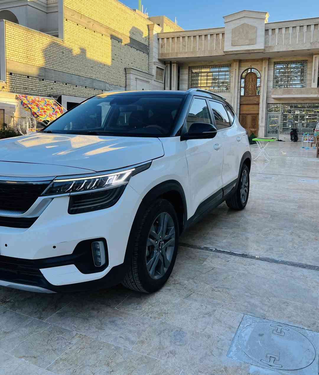 السلام عليكم 🔥😎 بيع فقط 
كيا سلتوز 2021 امريكي 
رقم بغداد تحويل مباشر ب اسم المشتري 
عداد المسافه 118 الف KM
صور الحادث موضحه ب اسفل المنشور 🔻🔻
بدون ايرباك 
المواصفات ✅🔰
الون ابيض تو كلر قماره وتكم سود بدي ابيض 
محرك 2000 دوش 
تحكمات ستيرن 
شاشه 
كامره 
لد امامي خلفي 
درايف مود اوضاع قياده 
اطفاء ذاتي 
مانع تزحلق 
تحديد مسار 
وبعد بيها مواصفات 

 📍 مكان السياره / بغداد الكاظميه 

📞 ***********

📞 ***********
