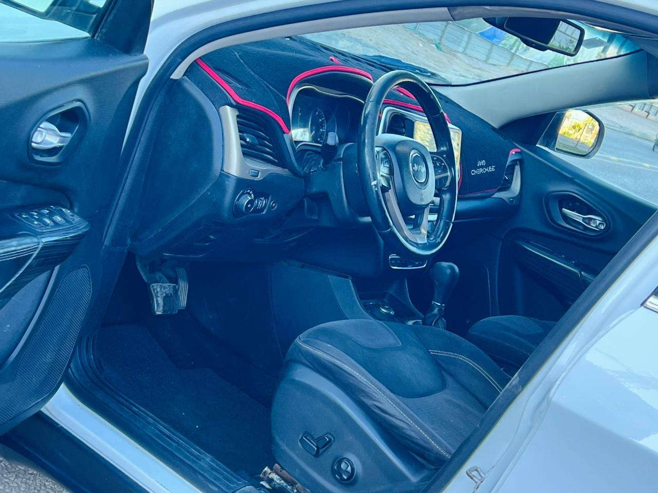 جيب بزون مديل 2015  سعر 108 وبيه مجال وارد مريكي جاملغ وبنيد بدون دواخل وبيه هنا صبغ باب ولباقي كفاله للاستفسار الاتصال *********** مواصفات فول عده فتحه بصمه تشغيل مكينه سته 6سلندر كشنات كهربائي شاشه يباد كامره دواره تشغيل عن بعد جنطه شفط مري كهربائي حساسات خلفيه زراق لايت تحكم ستيرن قطعتين تبريد مثبت سرعه مانع نزلاق رقم نكليزي سنويه 30مشروع وطني مكينه وكير مكفولات حداديه جديدهه تخم تاير جديد تبريد شغال ثلج سياره جديده وجاهزه وأي نقص مابيهه مكان سياره كربلاء،
