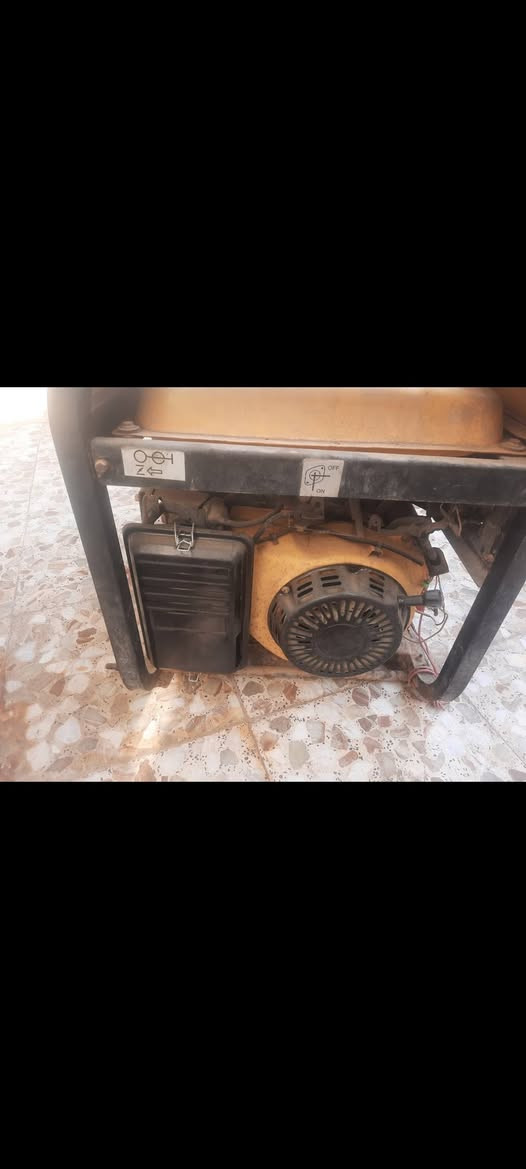 مولدة 5kv
20امبير 
نضيفه  سعر300وبيها مجال للشراي 
رقم***********
