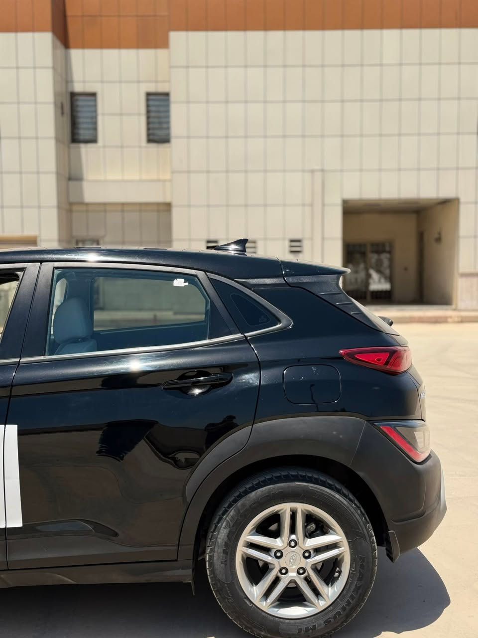 السلام عليكم
للبيع فقط 

وسعر حلو وسيارة نضيفة

هونداي كونا 2022 

نص فول 

حادث بسيط جاملغ اليمين + ربع باب الصدر توحيد لون

كفالة كير ومكينة وكهربائيات وحتى شاصي ولغد كفالة

ايرباك طاك ومصلح 

ماشية 81 الف ميل

رقم بغداد 

نص فول 

رادار امامي

تحديد مسار

مود درايف

شاشة كبيرة

حساس خلفي

رادار نقطة عمياء

كير اوتو عادي

مانع انحدار 

الخ من مواصفات معرروفة

السعر 133$ بي مجال بسيط

*********** عنواني بغداد الكرخ
