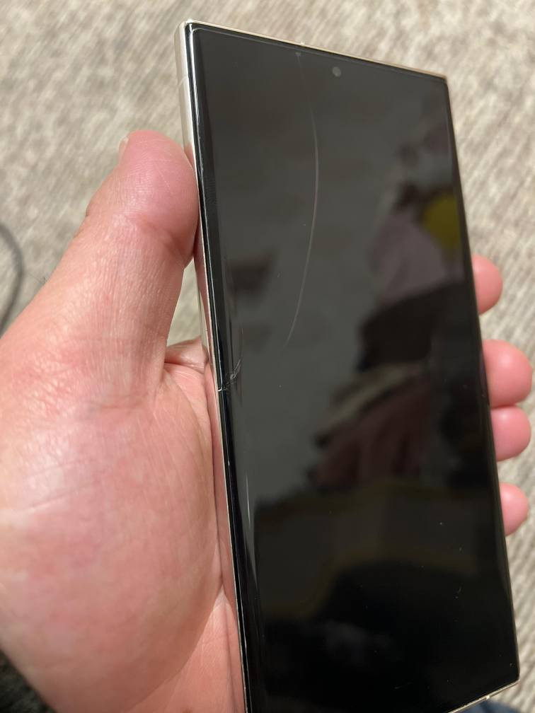 گالاکسی S23 Ultra  تەنیا درزی گڵاسی شاشەو پشتی هەیە پەڵەو دوبارەو شاشەو هەموو شتێکی بەشەرت. درزی شاشەکەی زۆر کەم هەستی پێ ئەکرێت. 
دوو سیم+ esim 
ڕام 8 + 8
زاکیرە 256 گێگا
کامێرا 200 مێگاپێکسڵ ڤیدیۆ 8k 30fps
سناپدراگۆن 8gen 2 
Pubg 120fps
پاتری 5000 شەحن 45 وات
نرخ/ 380$ 
شوێن سلێمانی. گەیاندنم نیە. السليمانية, العراق


**إذا كنت صاحب هذا الإعلان وتريد حذفه لأي سبب، رجاءا أرسل رسالة إلى الدعم الفني**