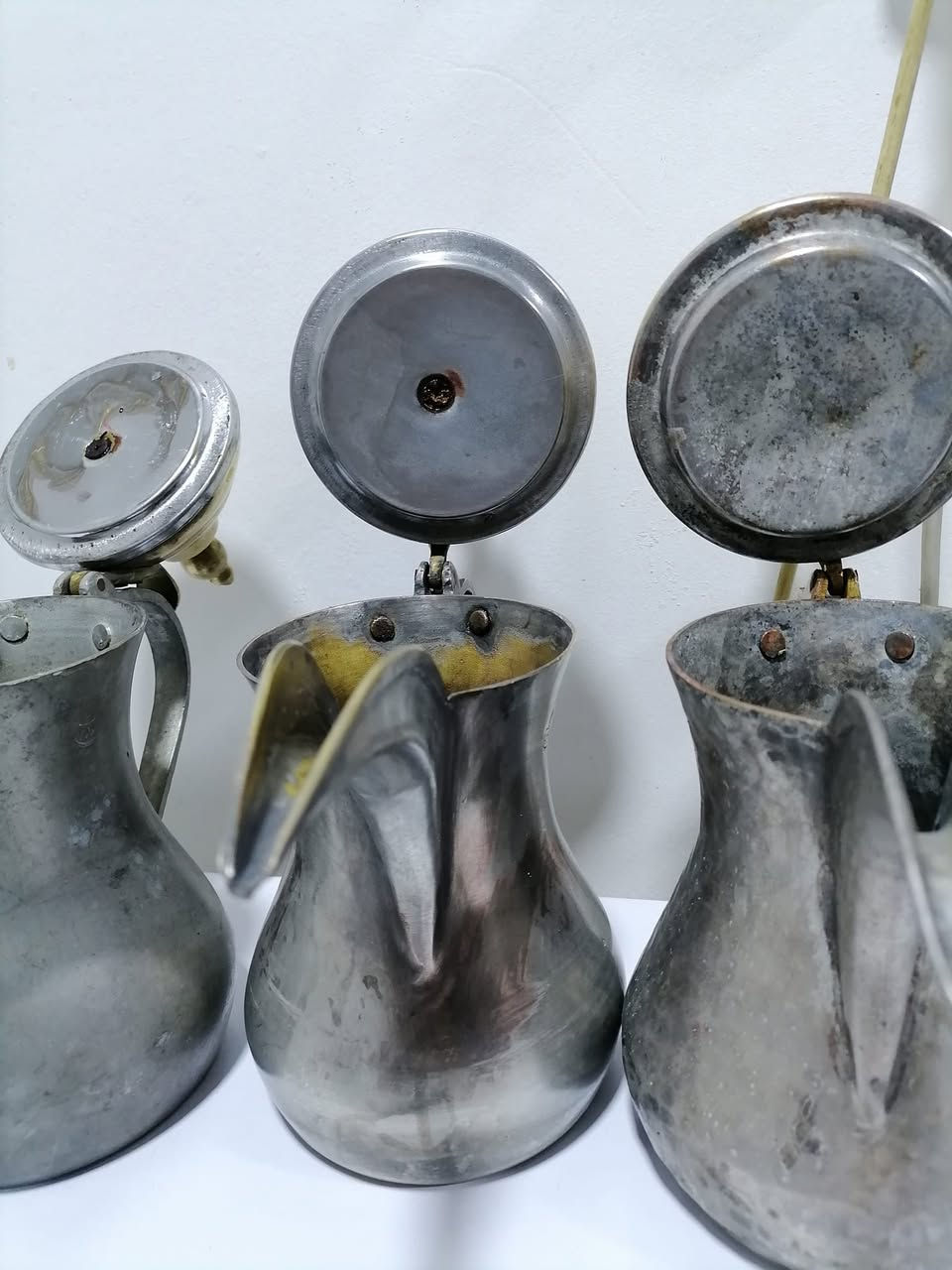 للبيع دلات قديمات حيل اتلاثه بغداي صناعه سوري واحد مهدي صالح كلش نضيفات او طرق يدوي اربعتهن قياسهن ٢٧ السعر ٢٥٠الف  يوجد توصيله الي جميع محافظات العراق


**إذا كنت صاحب هذا الإعلان وتريد حذفه لأي سبب، رجاءا أرسل رسالة إلى الدعم الفني**