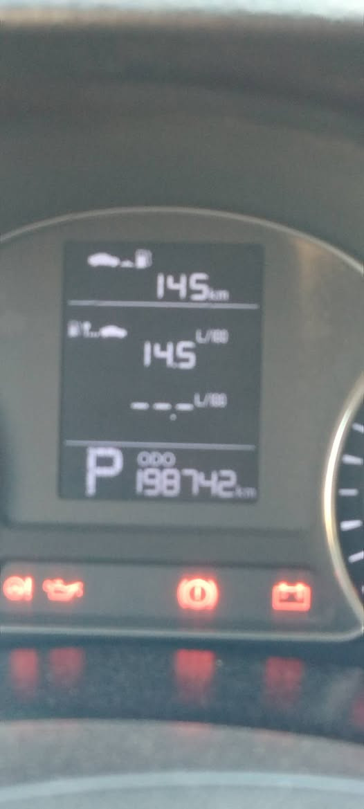 سيراتو 2014 مكينه 2000 دوش خليجي بدون نقص صارلها 4 سنوات عدنه خير من الله بيه رشات صبخ بس مو ظربات قويه ولا اي شي واني محدد الي بيه السعر 105 وبيه مجال سكني بغداد
***********
